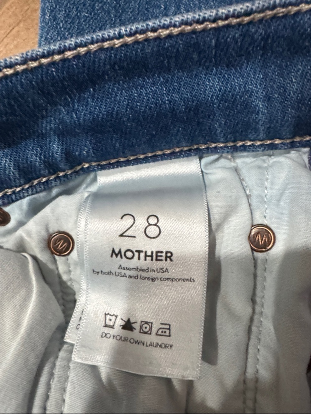 Mother the Weekender Fray crop, size 28 - Picture 7 of 7